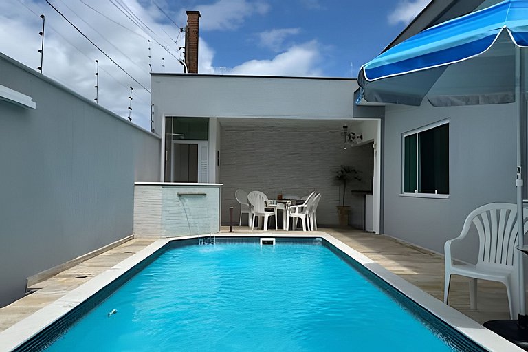 Casa 500m praia, Piscina, Churrasqueira, Wi-fi