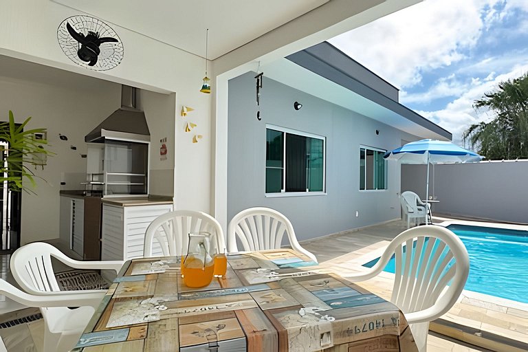 Casa 500m praia, Piscina, Churrasqueira, Wi-fi