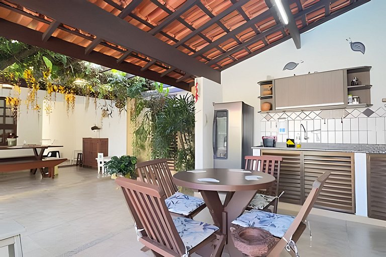 Piscina, Ar, Academia e Cervejeira — 220m da praia