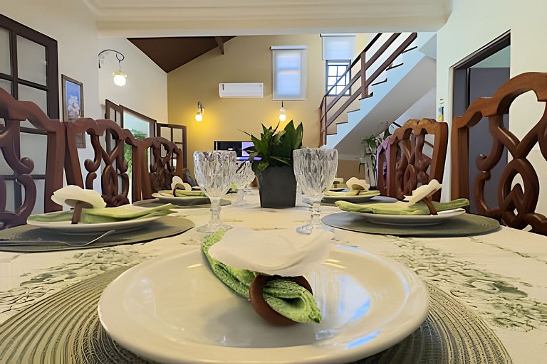 Piscina, Ar, Academia e Cervejeira — 220m da praia