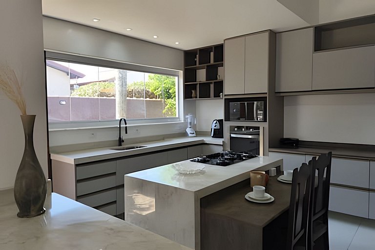 Casa 100 metros praia, Wi fi, Ar, Área Gourmet