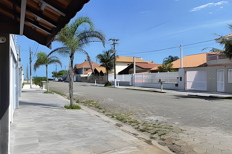 Casa 100 metros praia, Wi fi, Ar, Área Gourmet